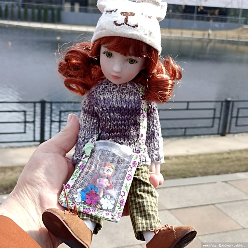 Эрин. Ещë один подарочек — Куклы Ruby Red (Руби Ред) Fashion Friends: Siblies (фото 6)