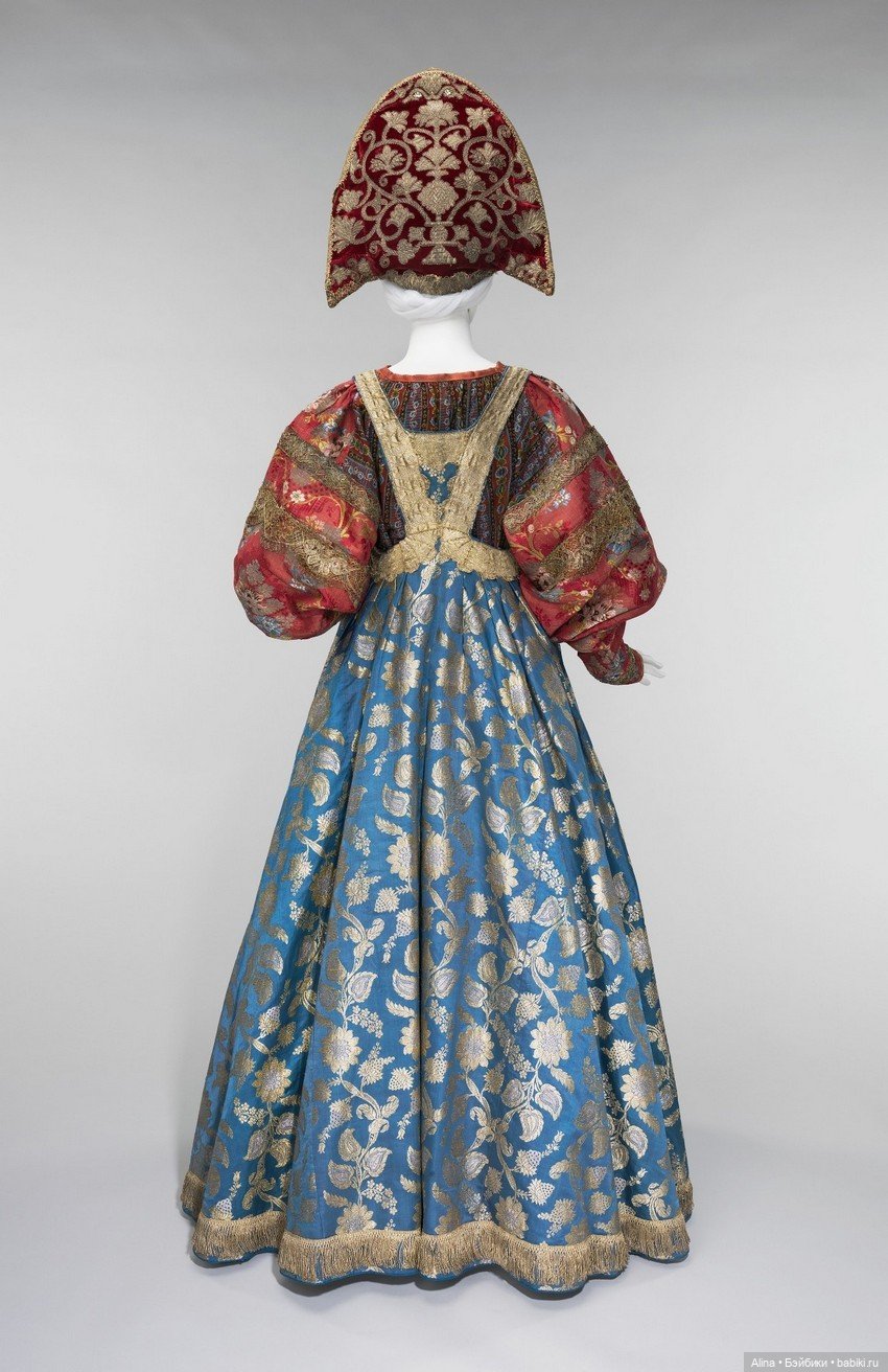 Русский традиционный костюм из коллекции семьи Шабельских (фото 2)