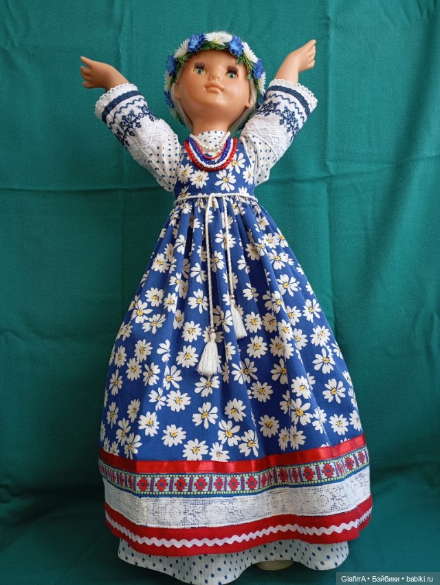 «Во всех ты, душенька, нарядах хороша!..» На ромашковом лугу нагуляться не могу