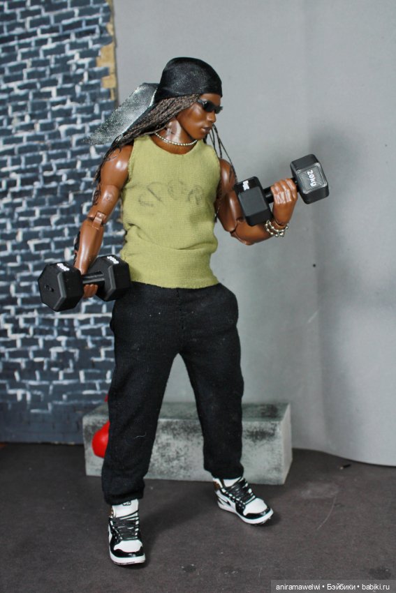 Надо подкачаться — Куклы Barbie (Барби): Looks (фото 3)