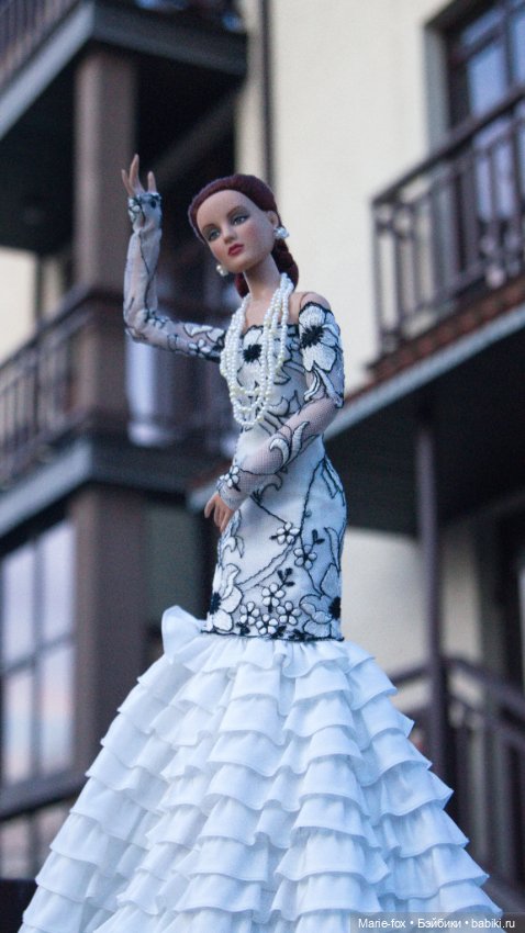 Фиеста под чужим небом — Куклы