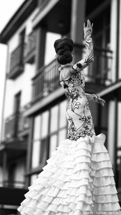 Фиеста под чужим небом — Куклы