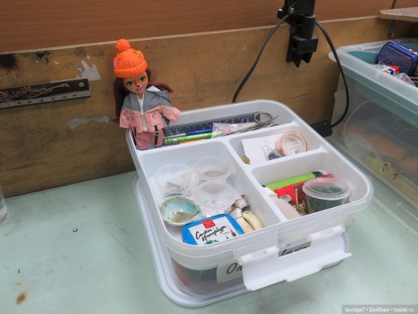 Лисичка Enchantimals в модном костюмчике и весна