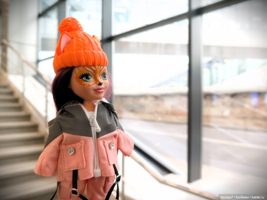 Лисичка Enchantimals в модном костюмчике и весна (фото 5)