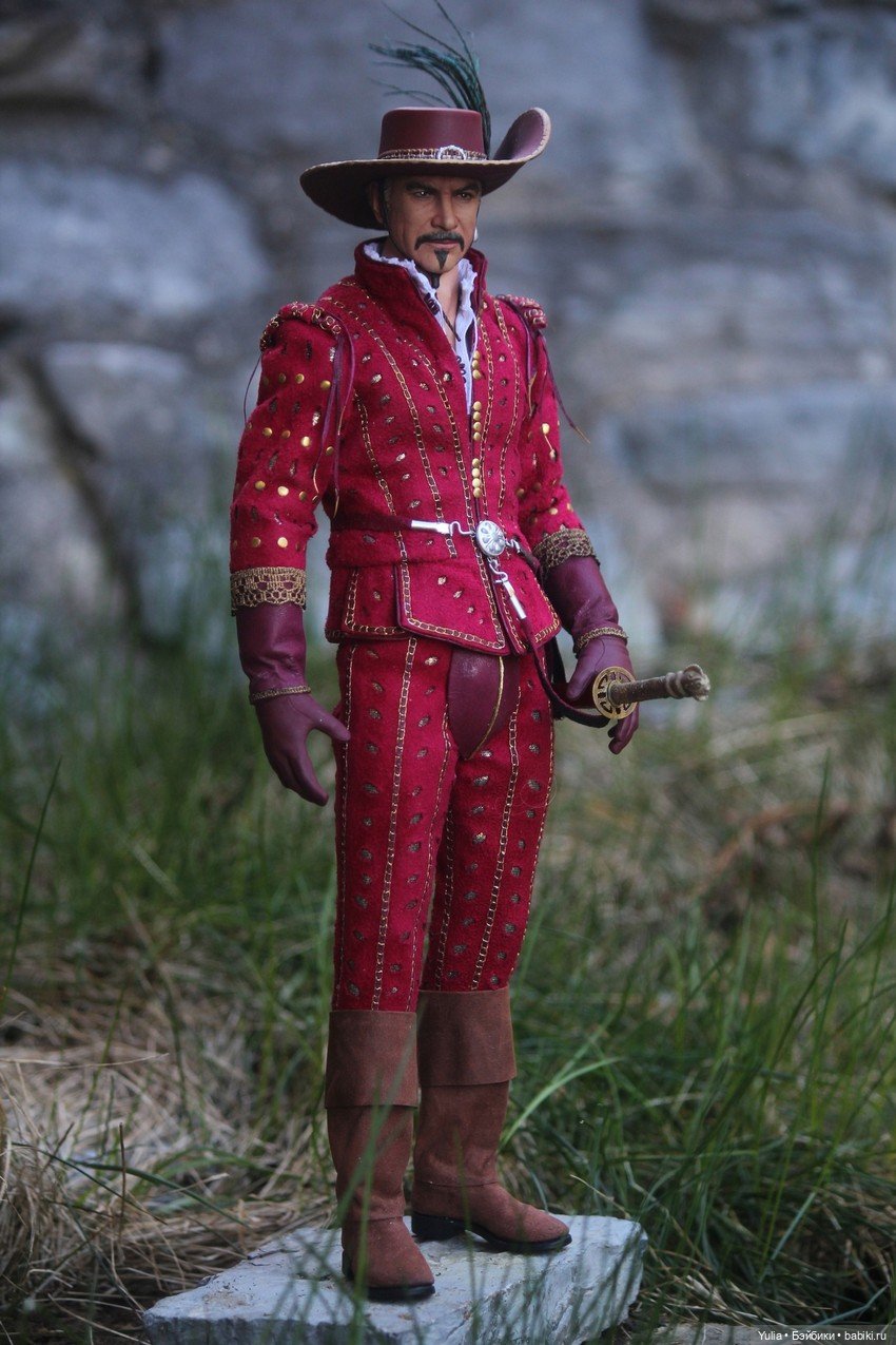 Фотосет фигурки Хуана Санчеса Вилья-Лобос Рамиреса