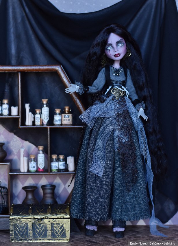 Вампирша-ведьма — ООАК Monster High и Ever After High: репейнт