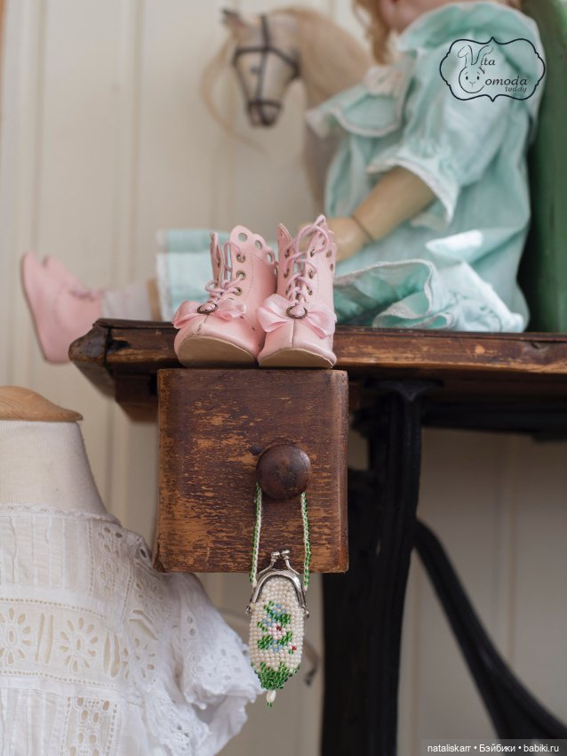 Розовые сапожки — Редкие антикварные куклы и реплики: воск (фото 6)