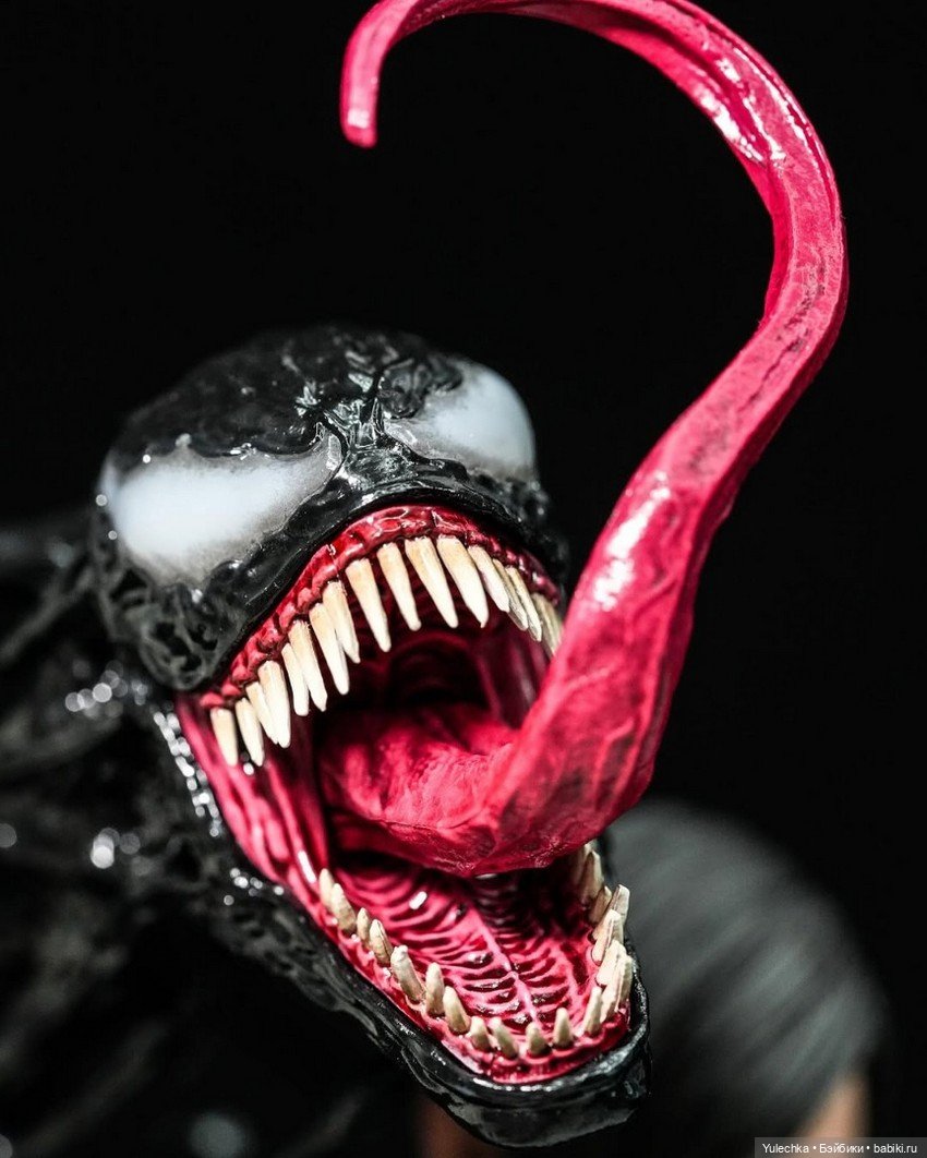 Фигурка Человека-Паука - Deluxe-версия от Hot Toys (фото 4)