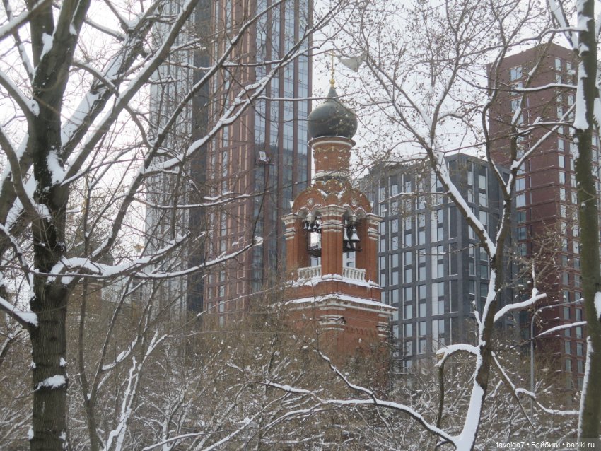 Jaggets Famosa мини и снег в Москве в апреле 2025