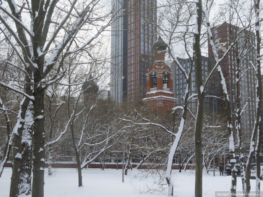 Jaggets Famosa мини и снег в Москве в апреле 2025