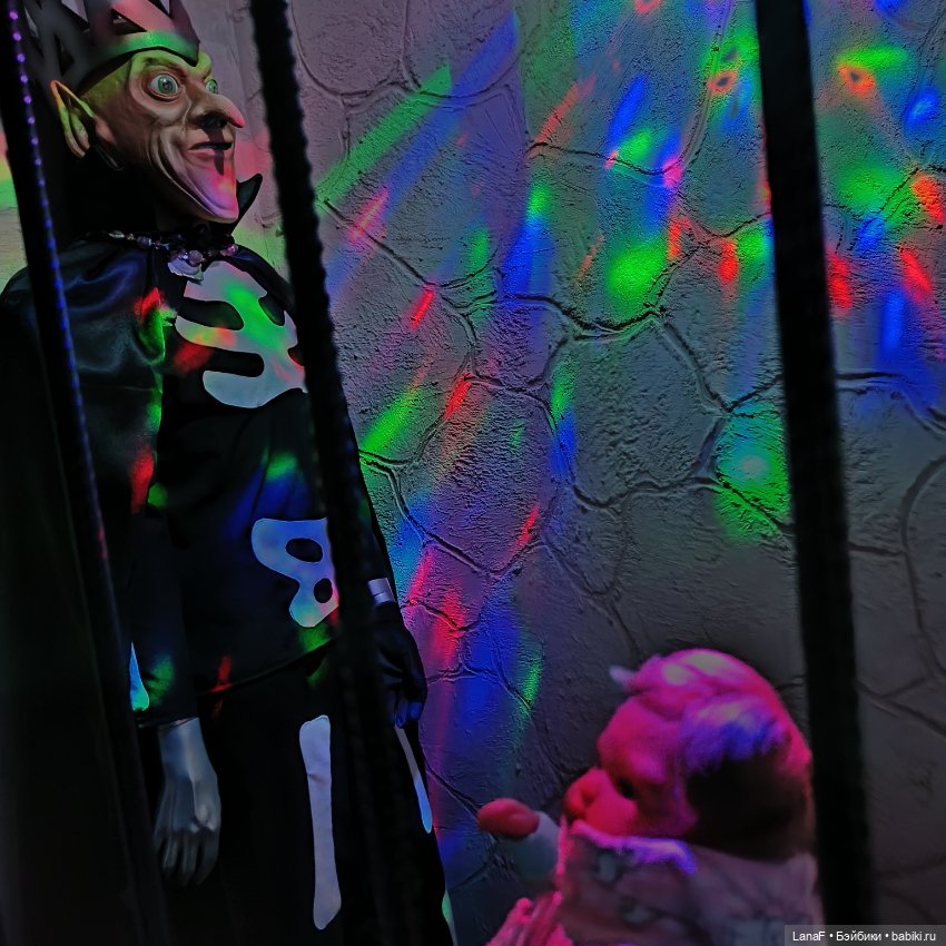 Эля в гостях у Бабы-Яги ( пепита Антонио Хуан)