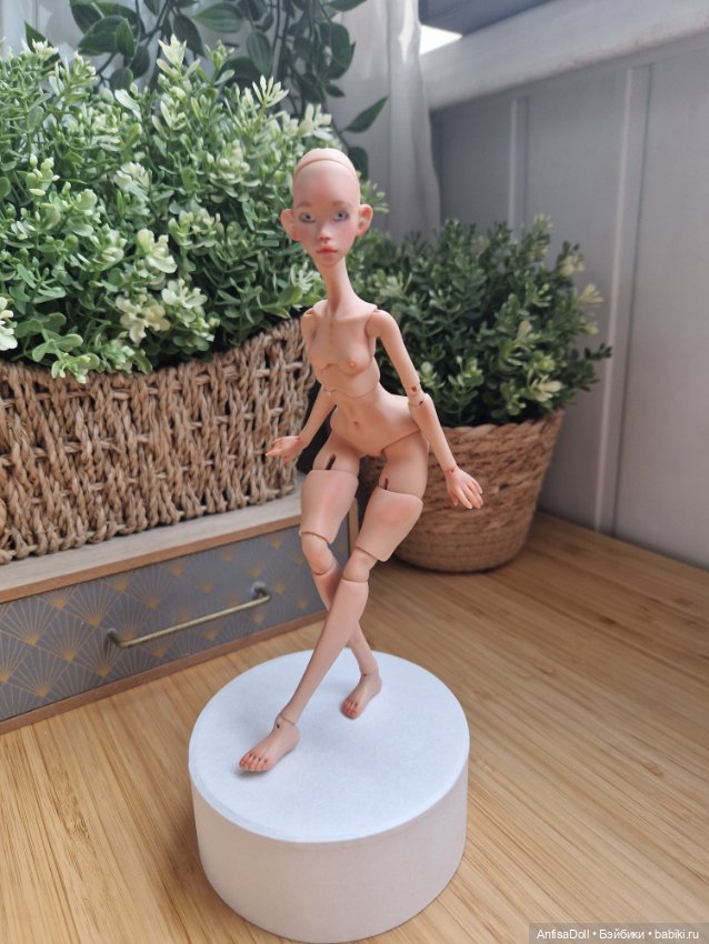 Руна или Лора. Авторская шарнирная кукла