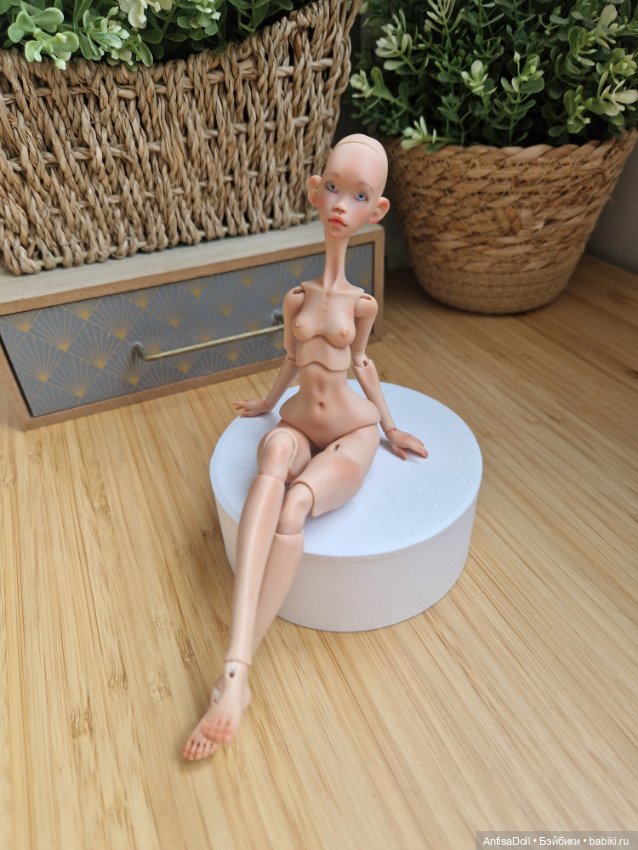 Руна или Лора. Авторская шарнирная кукла