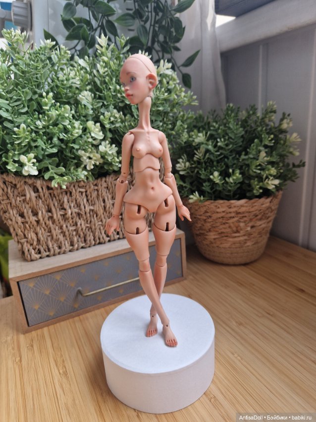 Руна или Лора. Авторская шарнирная кукла