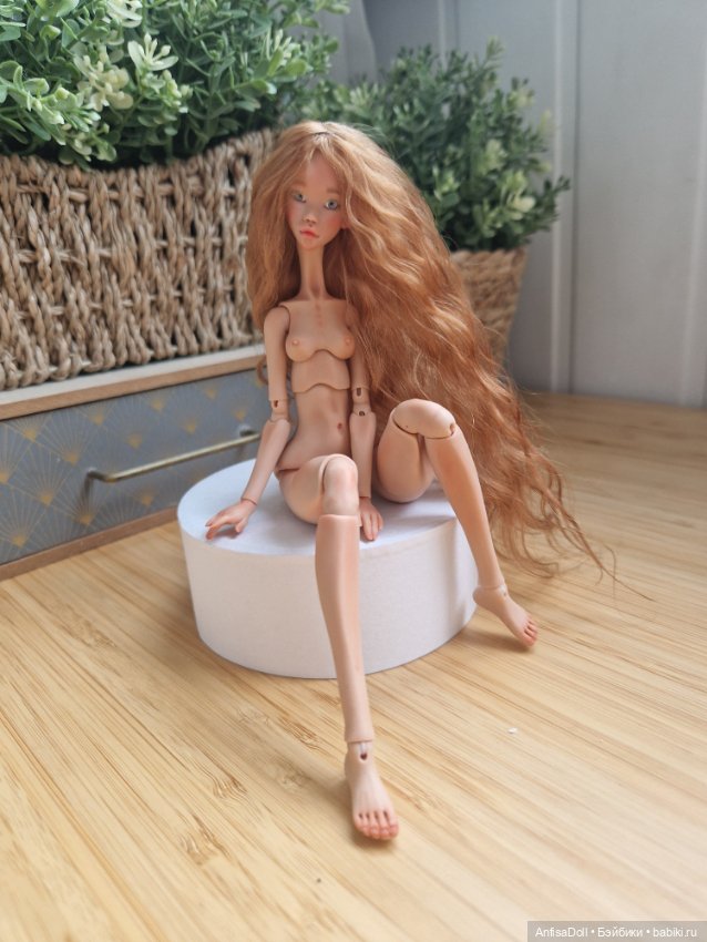 Руна или Лора. Авторская шарнирная кукла (фото 4)