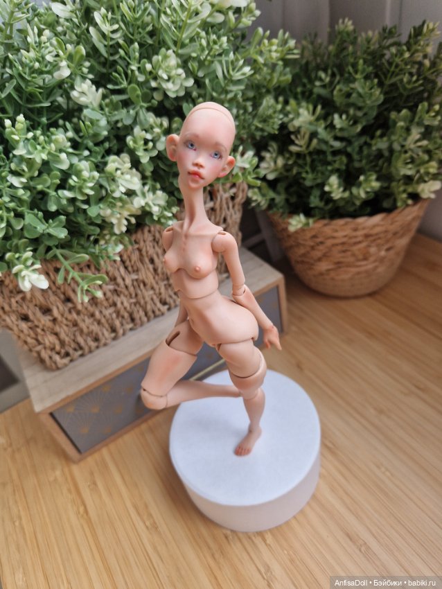Руна или Лора. Авторская шарнирная кукла (фото 10)