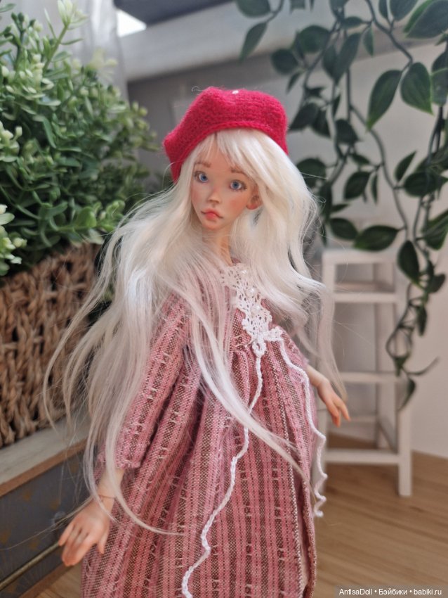 Руна или Лора. Авторская шарнирная кукла