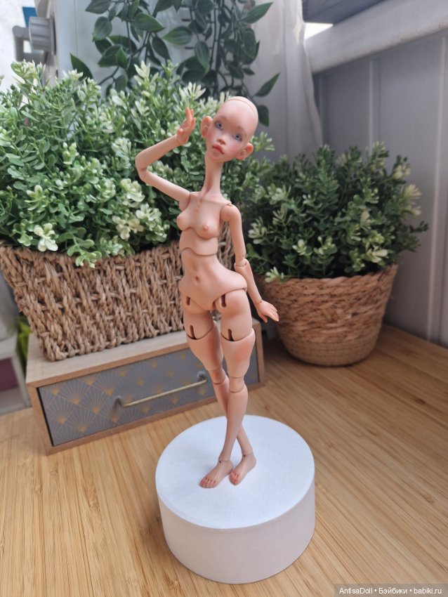 Руна или Лора. Авторская шарнирная кукла