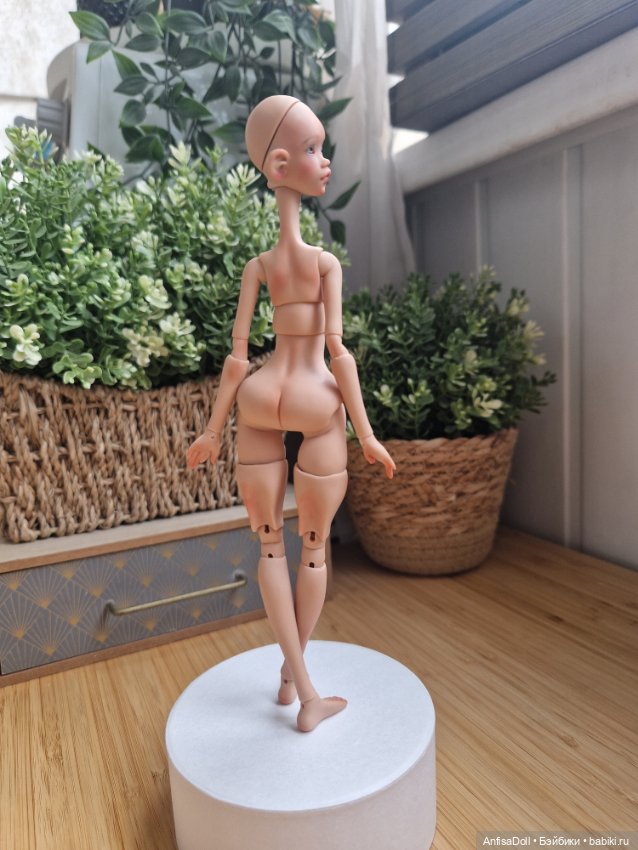 Руна или Лора. Авторская шарнирная кукла