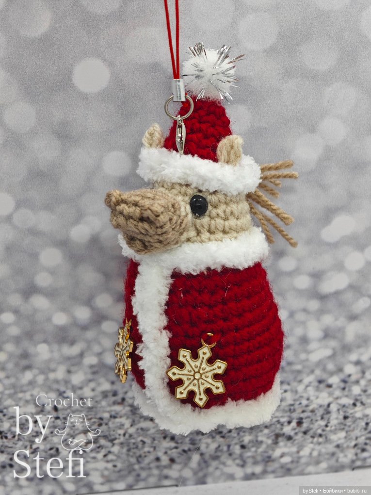 Лошадка (конь) в костюме Деда Мороза (фото 5)