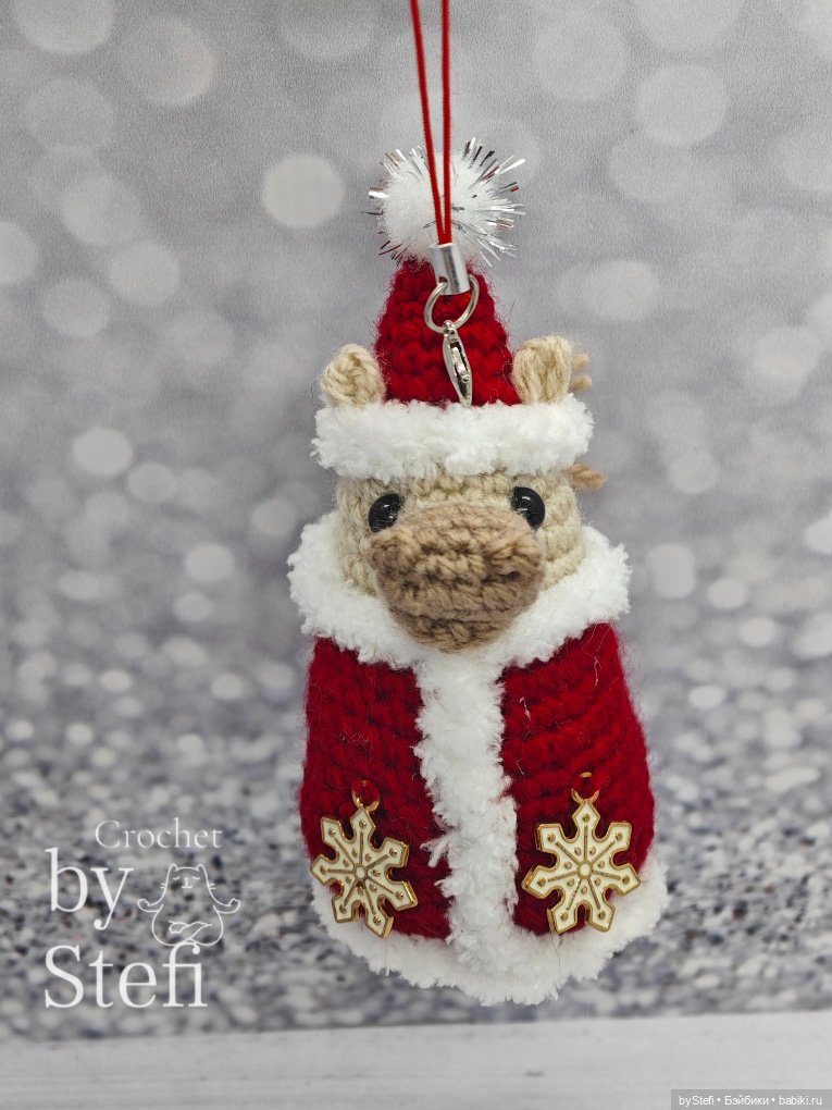 Лошадка (конь) в костюме Деда Мороза (фото 6)