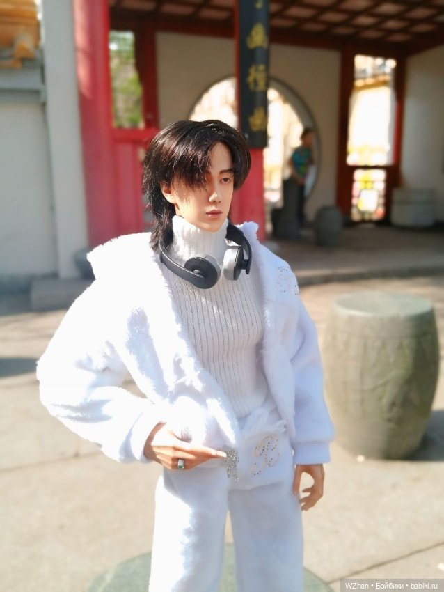 Сакура 2025г — Портретные куклы знаменитостей: звезды кино