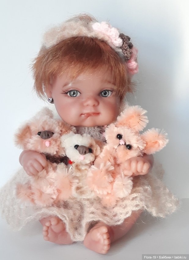 Куколки со своими игрушечками