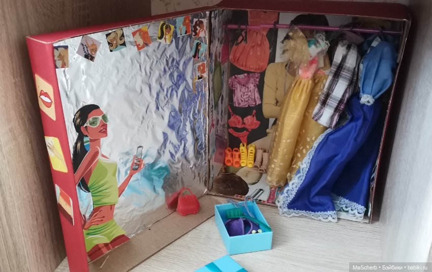 Как поход на чердак обернулся коллекцией кукол на полках