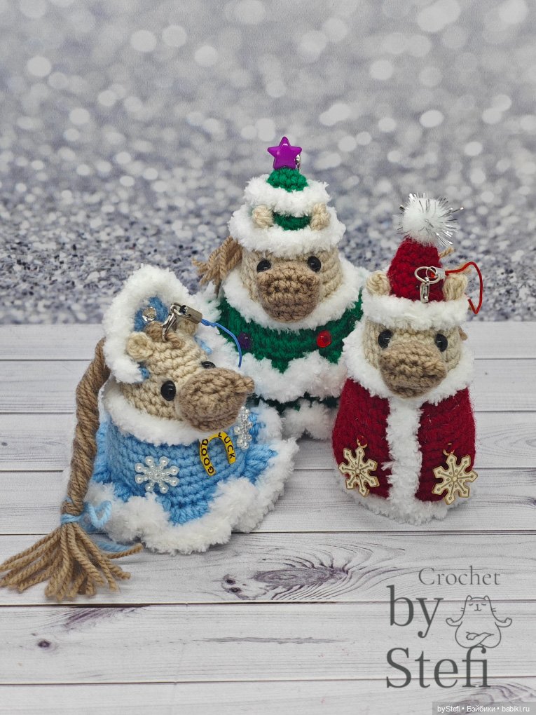 Покажу лошадку в костюме Ёлочки и общее фото (фото 7)