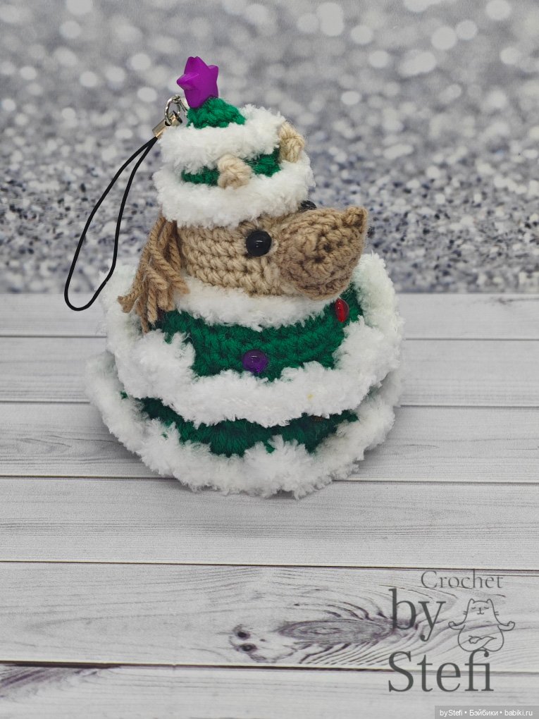 Покажу лошадку в костюме Ёлочки и общее фото (фото 2)