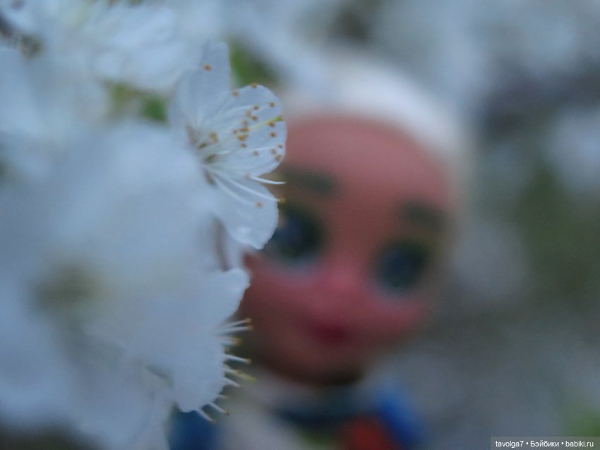 "Несёшь тревожное в март?"