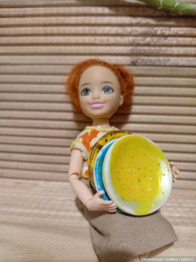 Тарелочки с самодельным рисунком 💛💚🧡 (фото 6)