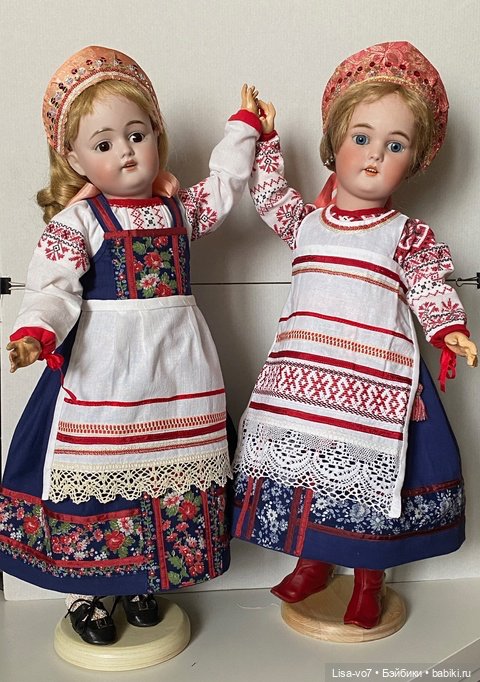 "Лютики-цветочки у меня в садочке..."