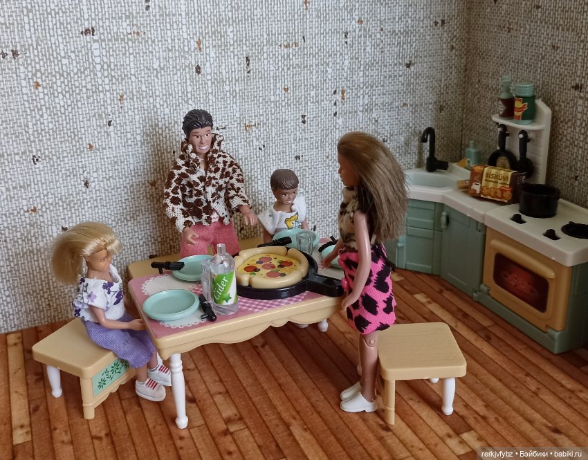 Обед в семейке Lundby — Игровые куклы разных производителей (Разное): редкие бренды