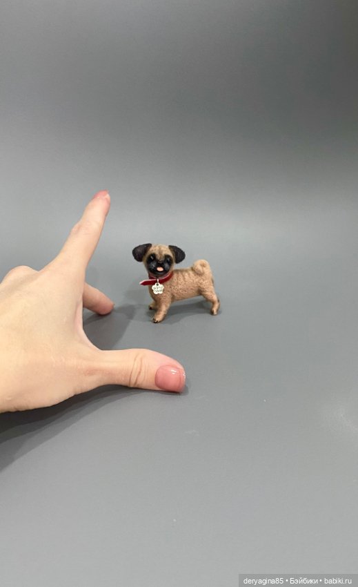 Мопсик — Валяные игрушки из шерсти: сухое валяние