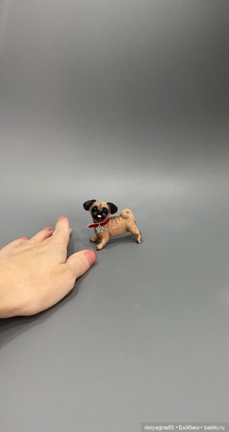 Мопсик — Валяные игрушки из шерсти: сухое валяние