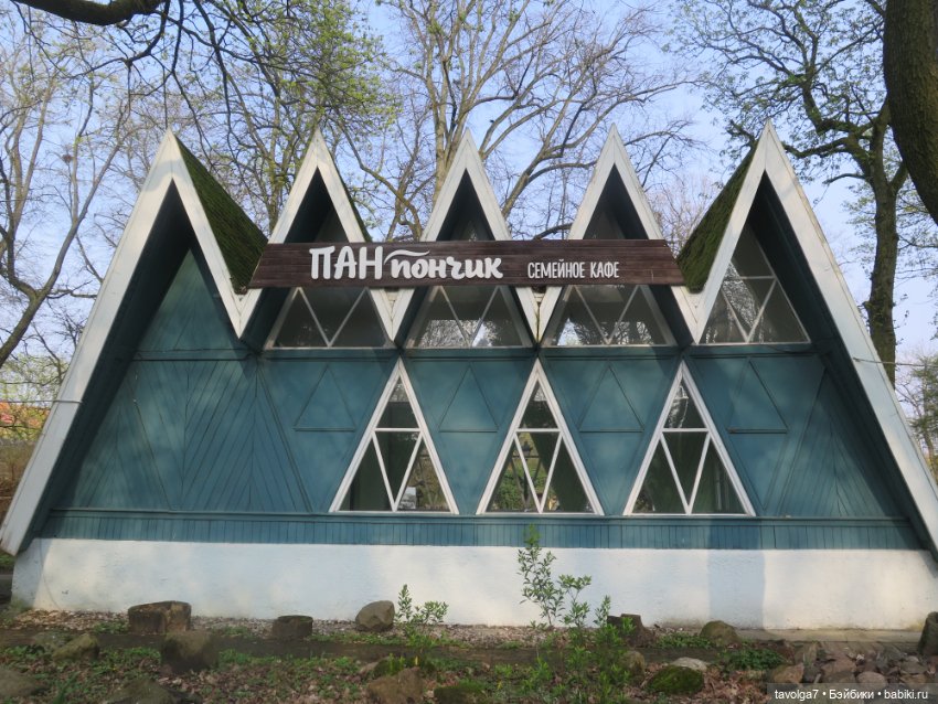 "Нам нужны адвокаты и переводчики..."