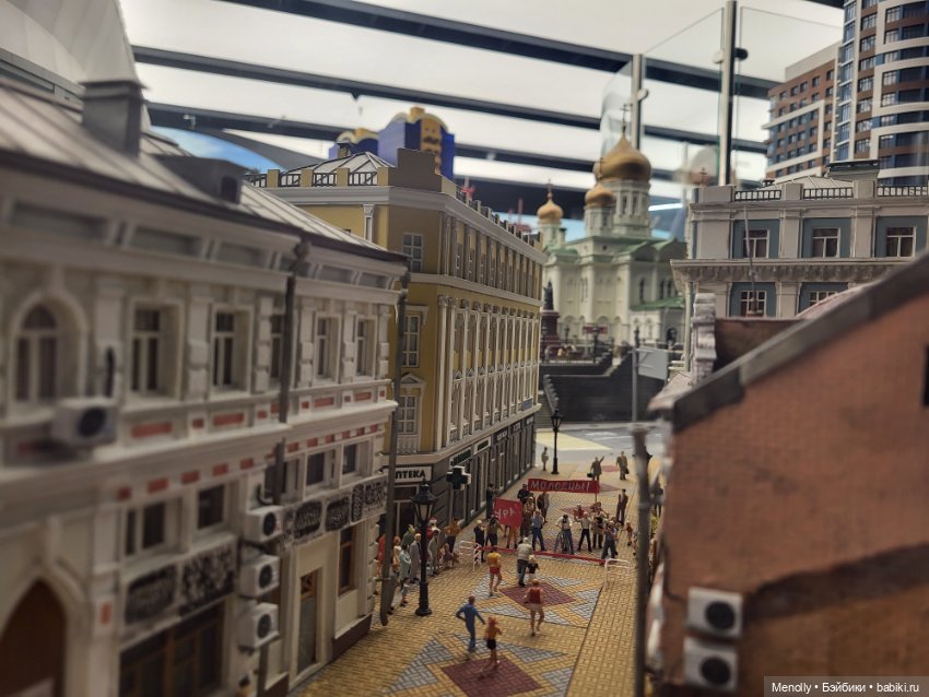 Царь-макет в Москве или Игра в куклы по-взрослому