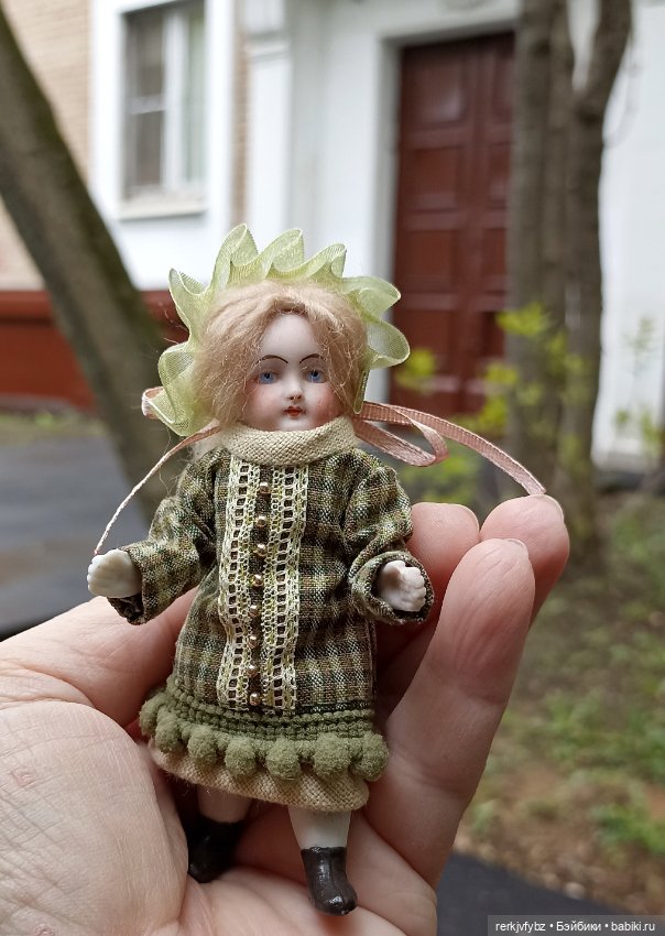 Теодора — Антикварные куклы Mignonette (Миньонетта): карманные