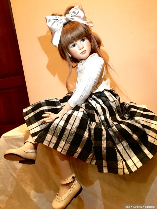 Фарфоровая Charmaine от Ruth Treffeisen