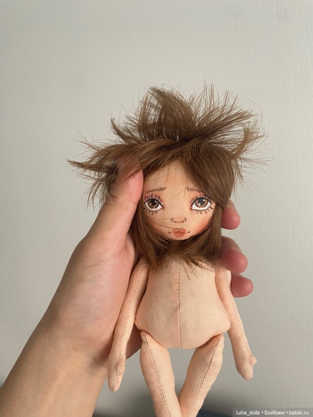 Как правильно уложить искусственную шевелюру (фото 4)