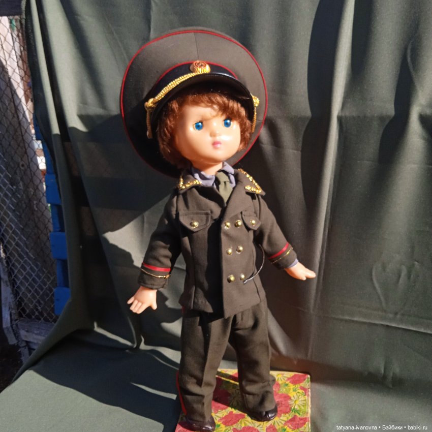 Куклы в военных костюмах — Игрушки СССР и советского детства: резиновые (фото 4)