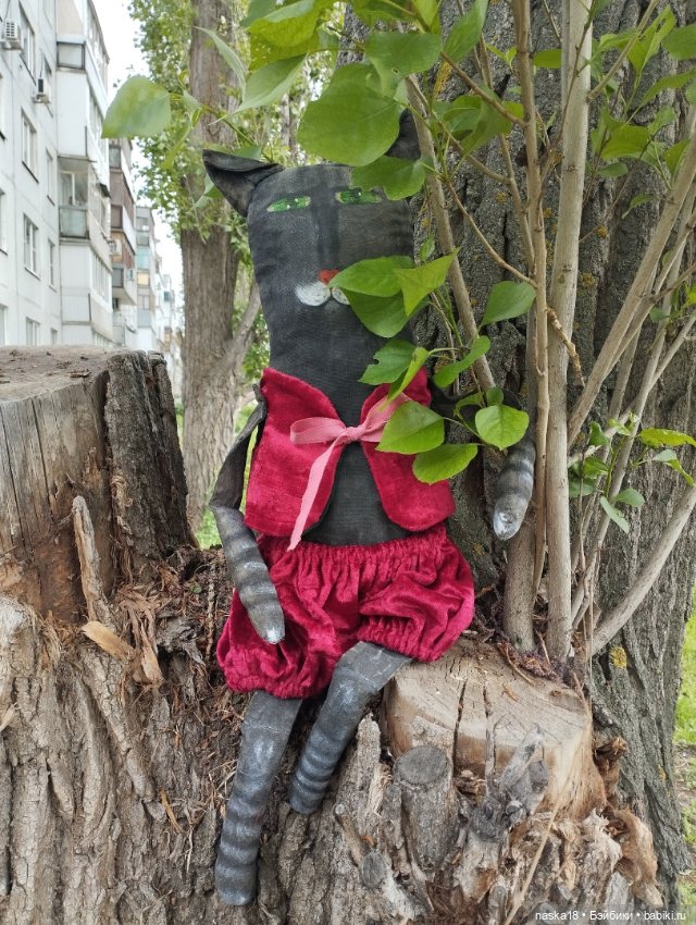 Кот в красном костюме — Текстильные игрушки и примитивы: кофейные (фото 3)