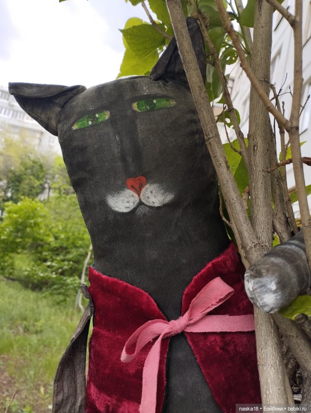 Кот в красном костюме — Текстильные игрушки и примитивы: кофейные (фото 4)