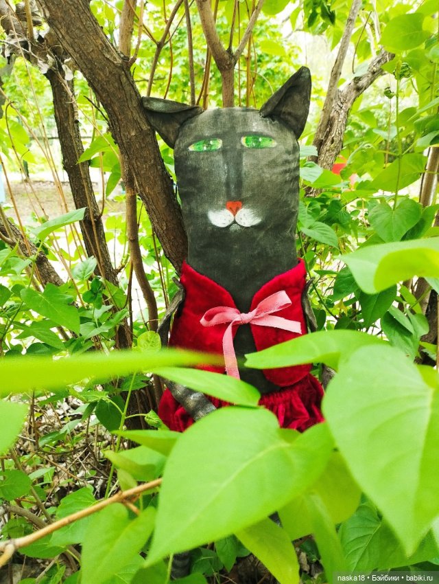 Кот в красном костюме — Текстильные игрушки и примитивы: кофейные (фото 2)