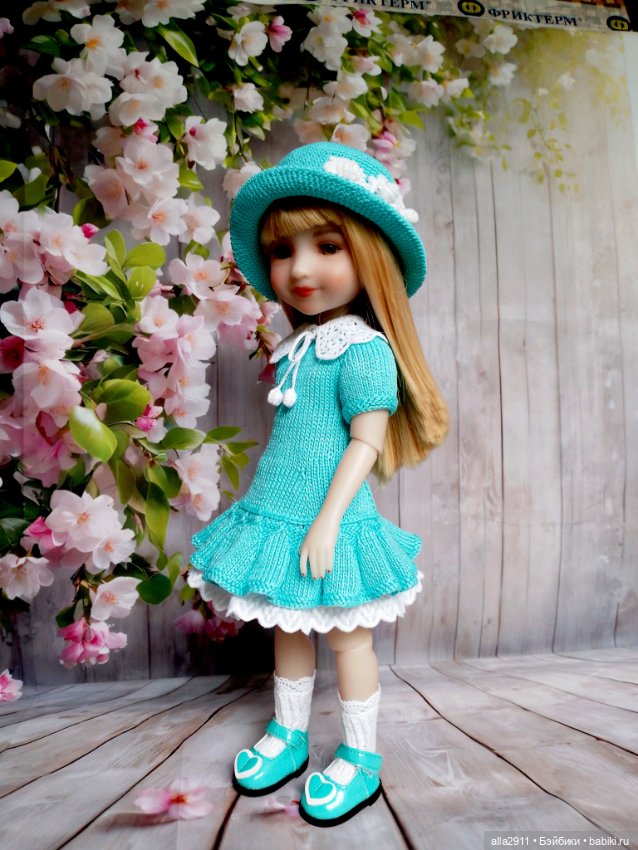 Два наряда по одной схеме на разных кукол (фото 6)