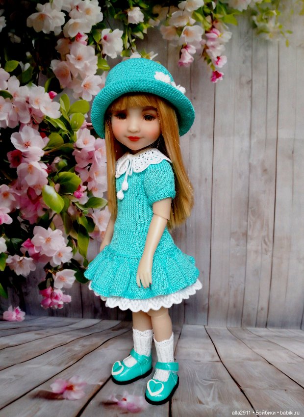 Два наряда по одной схеме на разных кукол (фото 8)