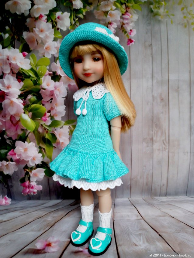 Два наряда по одной схеме на разных кукол (фото 5)
