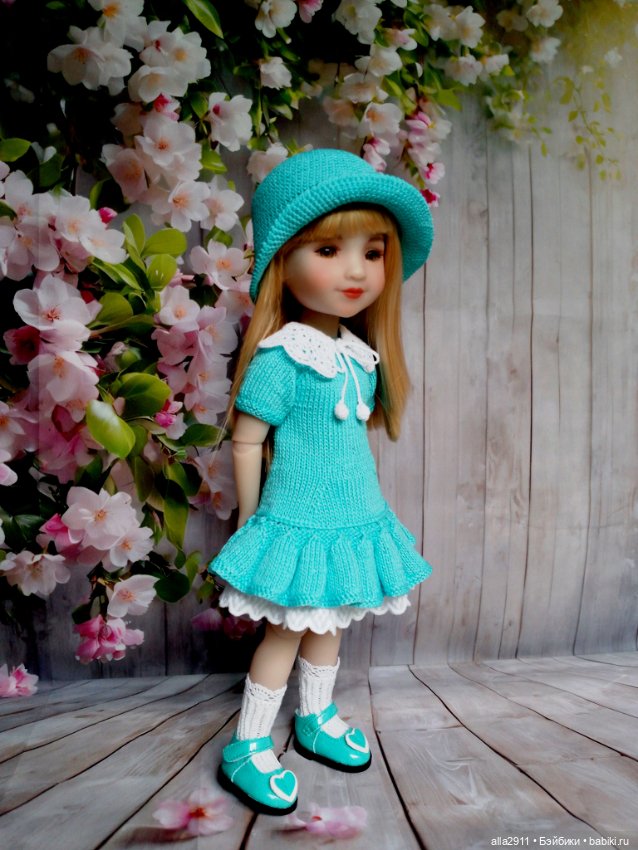 Два наряда по одной схеме на разных кукол (фото 3)