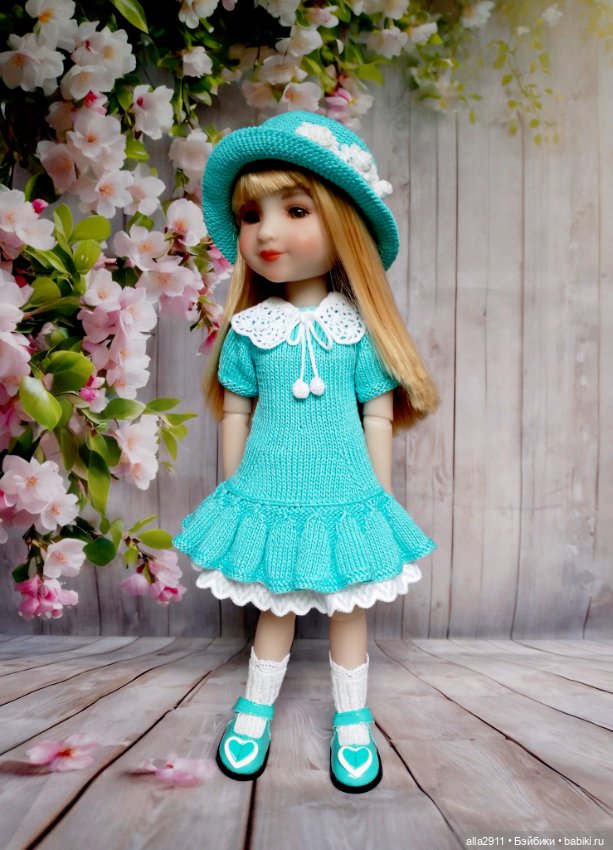 Два наряда по одной схеме на разных кукол (фото 2)